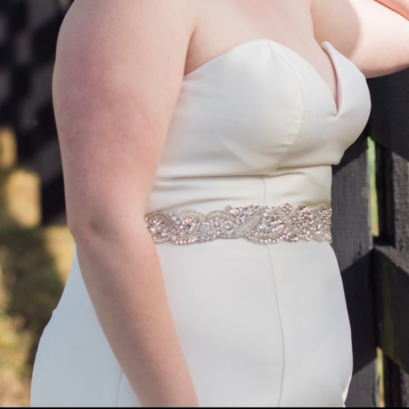 Mori Lee Mermaid Cut Wedding Dress - Picture 2 of 13